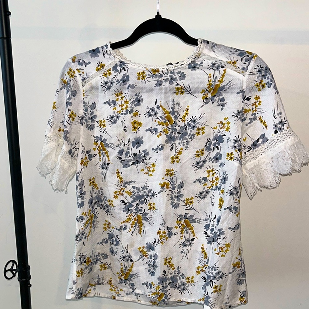 Michael stars lace trimmed blouse